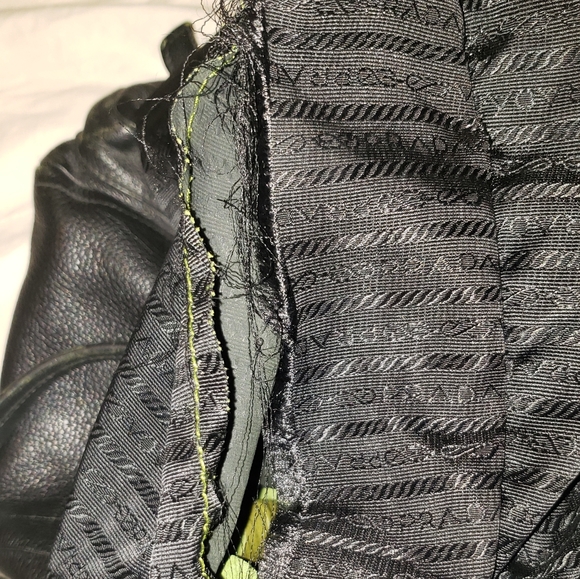PRADA HND BAG - Picture 8 of 8